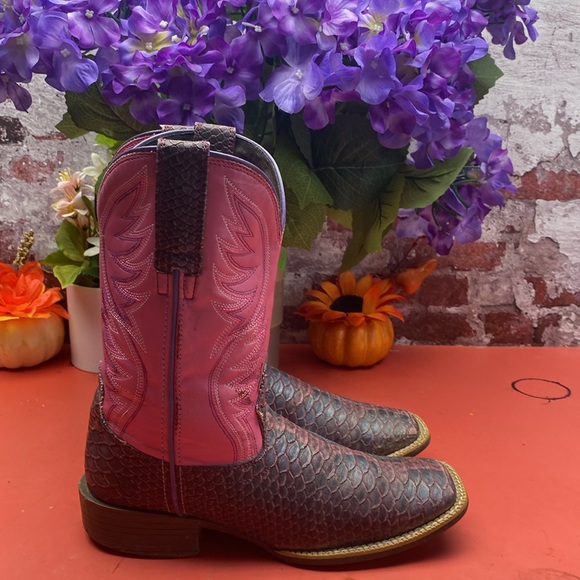 Girls Ariat Boots SZ 3 - Picture 2 of 7